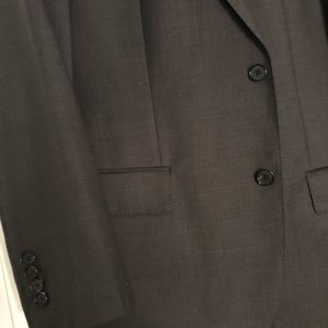 Hugo Boss men’s suit 46R